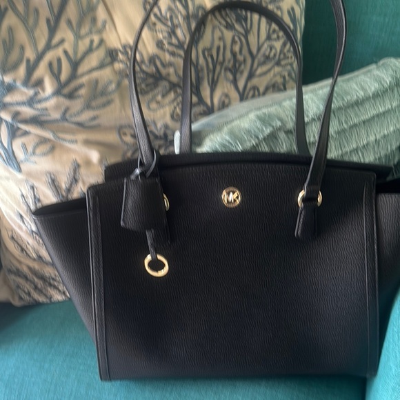 Michael Kors Chantal Large Zip Black Tote Bag with Double Handles - Picture 4 of 5